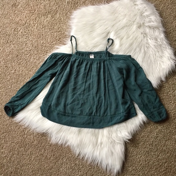 • Old Navy • - Picture 2 of 5